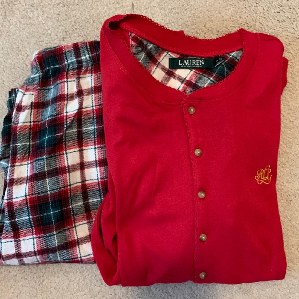 New with tags Ralph Lauren women’s size medium sleep set.